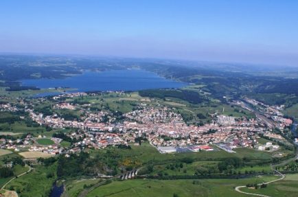 Vue sur Langogne et le Lac de Naussac