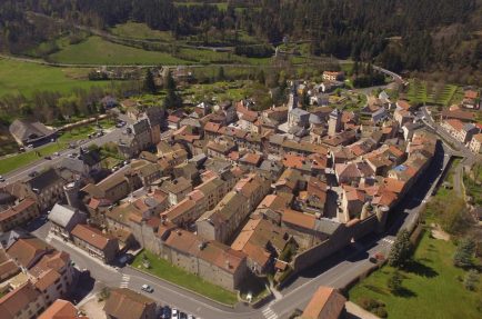 Vivre dans la cité médiévale du Malzieu