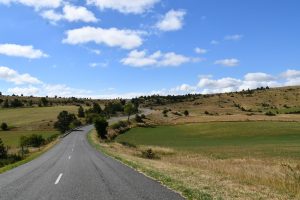 Route sur le Causse de Sauveterre @ CD48-ELH